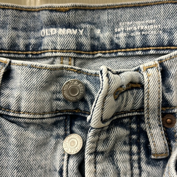 Old Navy Sky Rise jeans - Picture 2 of 3